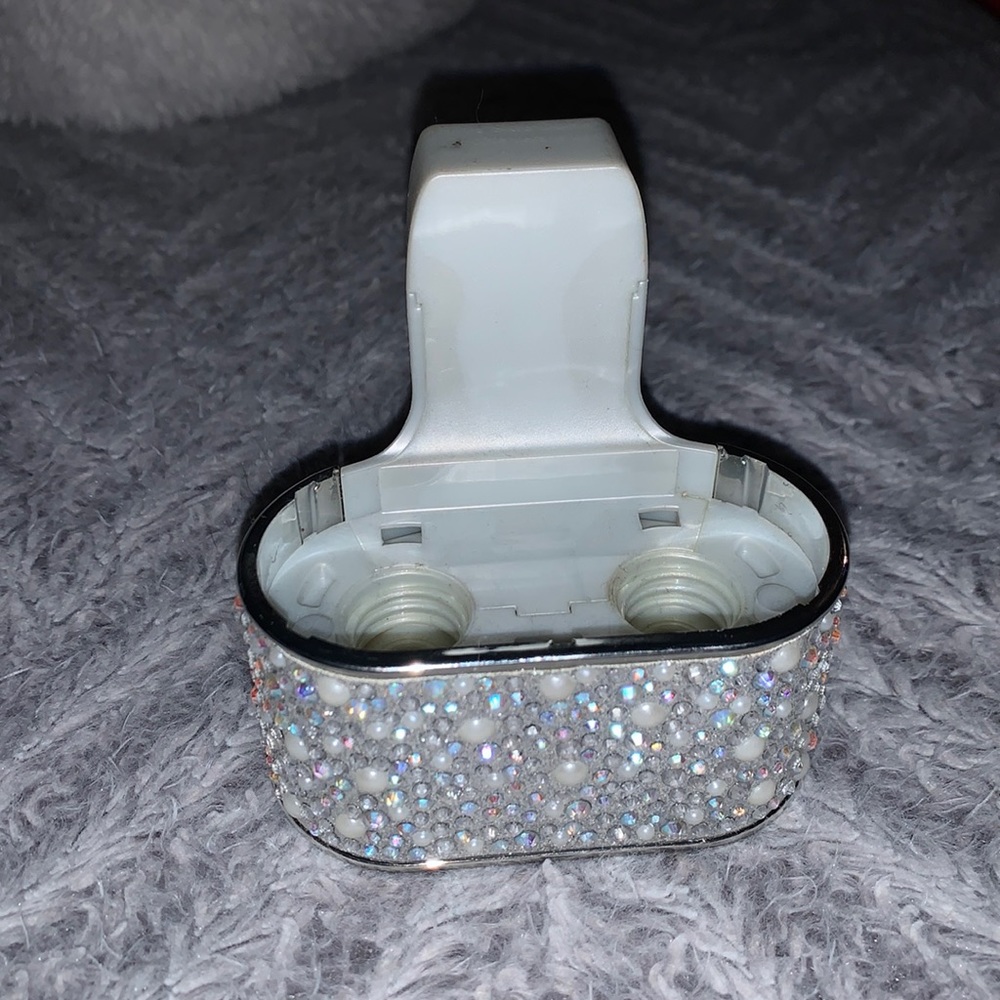 Bath and body wall plug